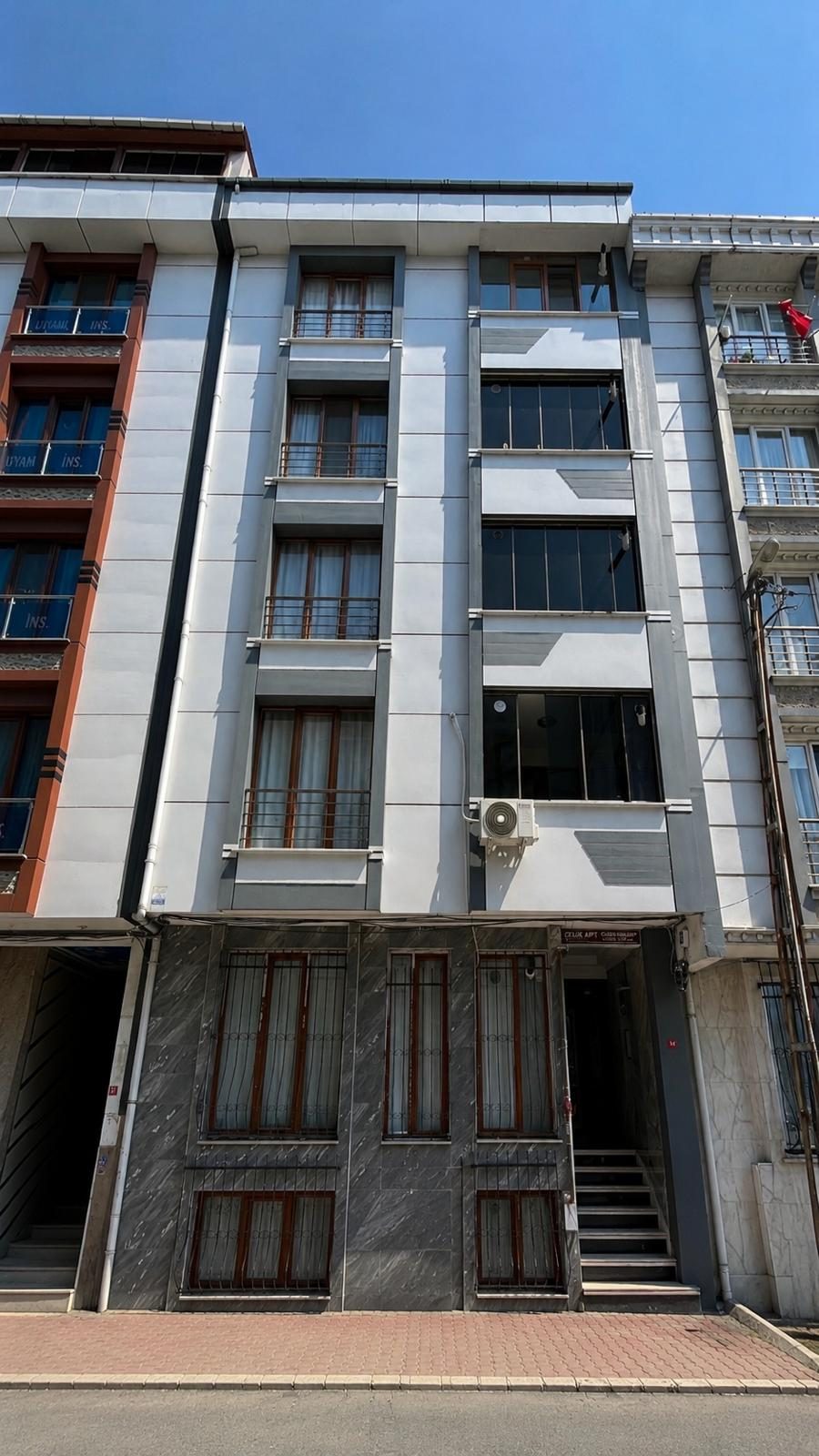 Çelik Apartmanı - 1636 Ada 33 Parsel